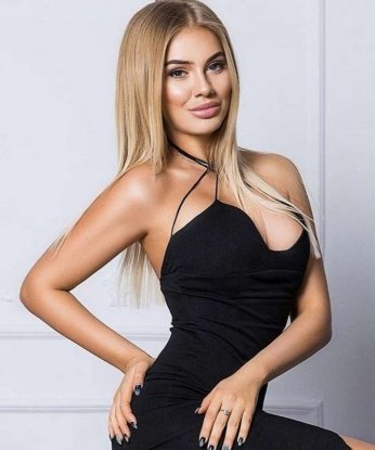 Александра, 22